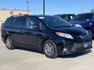Used 2020 Toyota Sienna XLE 8-Passenger Minivan for sale in St. Joseph MO