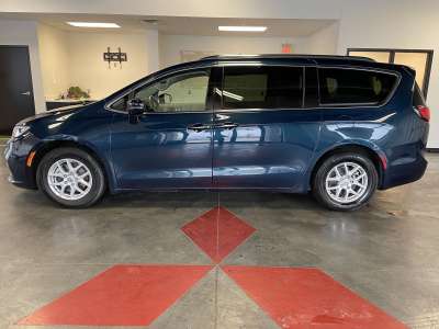 Used 2021 Chrysler Pacifica for sale in St. Joseph MO