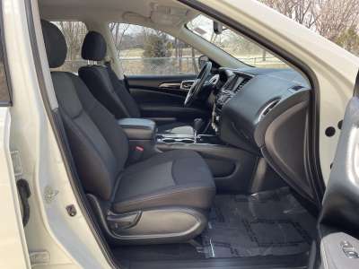 Used 2020 Nissan Pathfinder for sale in St. Joseph MO