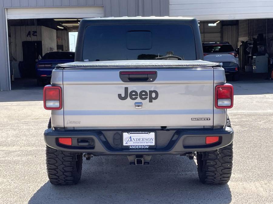 Used 2020 Jeep Gladiator for sale in St. Joseph MO