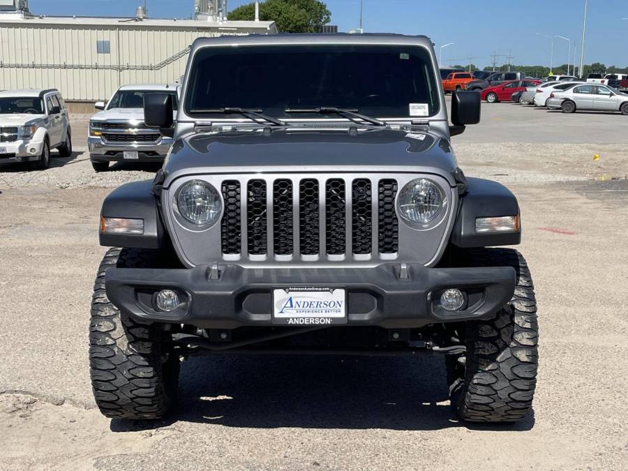 Used 2020 Jeep Gladiator for sale in St. Joseph MO