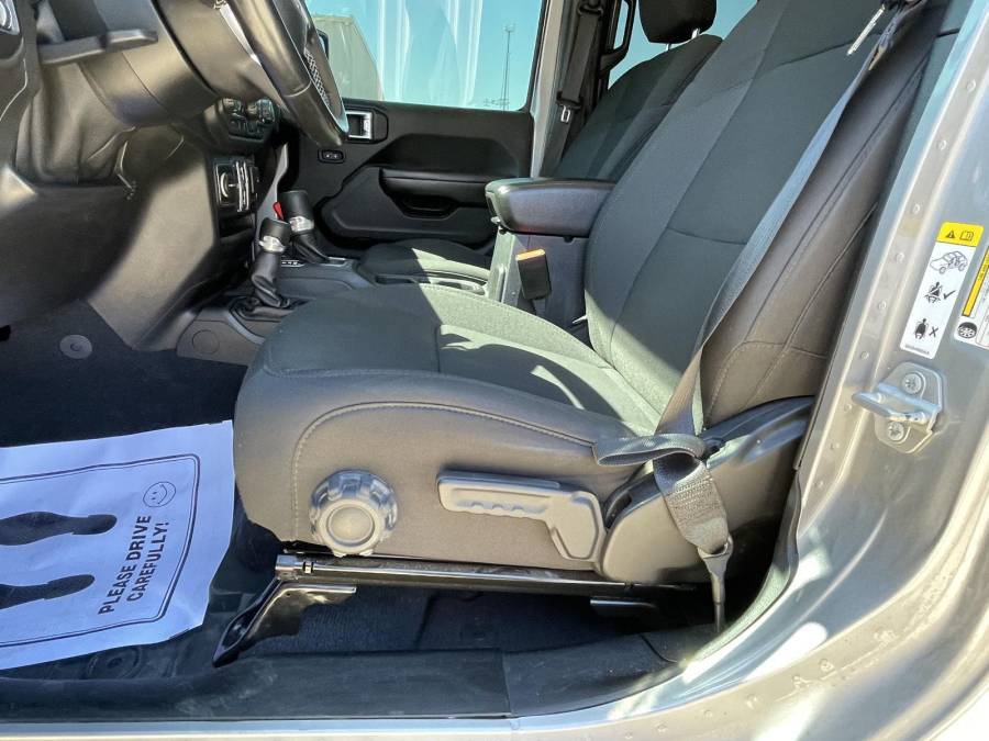 Used 2020 Jeep Gladiator for sale in St. Joseph MO