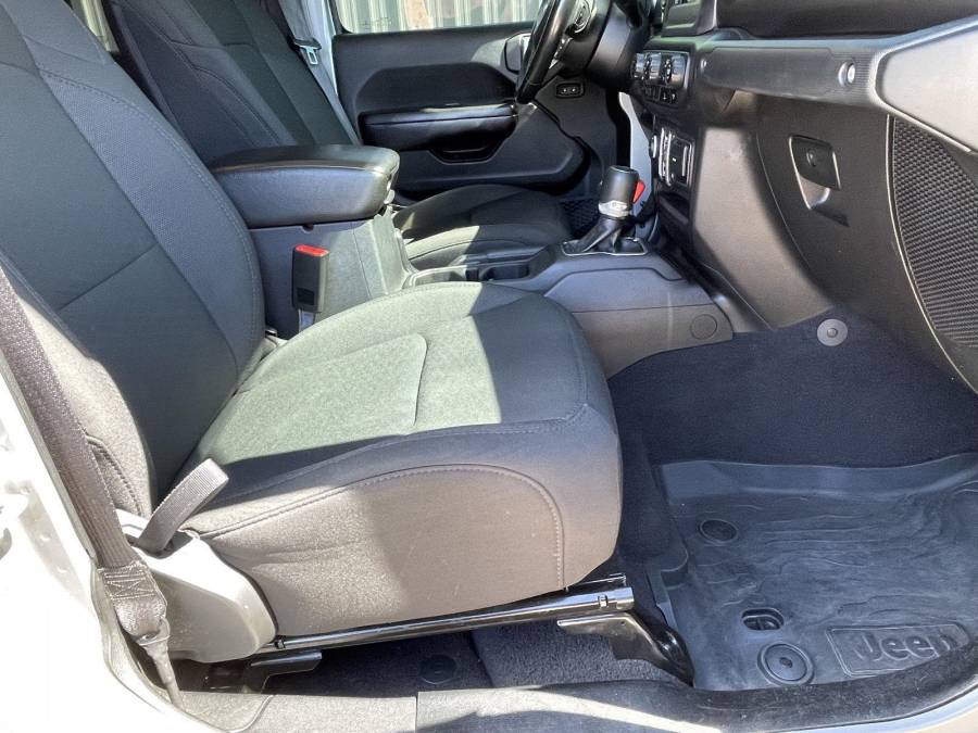 Used 2020 Jeep Gladiator for sale in St. Joseph MO