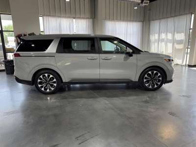 Used 2024 Kia Carnival EX Minivan for sale in Grand Island NE