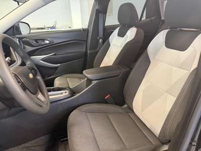 Used 2025 Chevrolet Trax for sale in St. Joseph MO