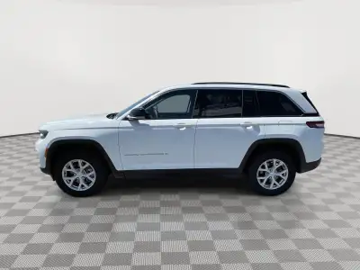 Pre-Owned 2024 Jeep Grand Cherokee for sale in Grand Island NE