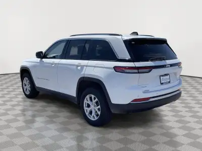 Pre-Owned 2024 Jeep Grand Cherokee for sale in Grand Island NE