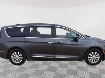 Pre-Owned 2018 Chrysler Pacifica for sale in Grand Island NE