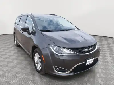 Pre-Owned 2018 Chrysler Pacifica for sale in Grand Island NE